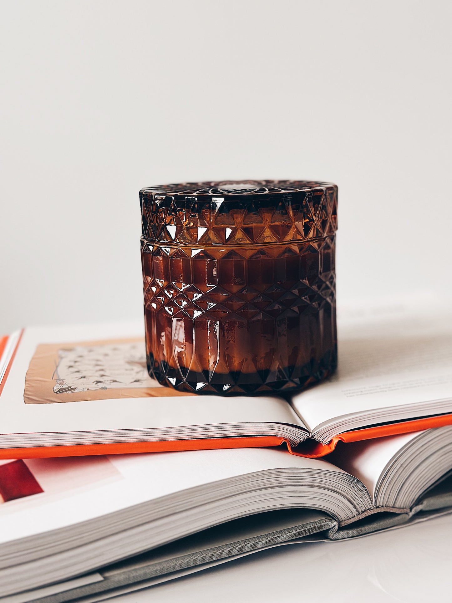 en mer LTD | the bookstore | wooden wick soy wax candle