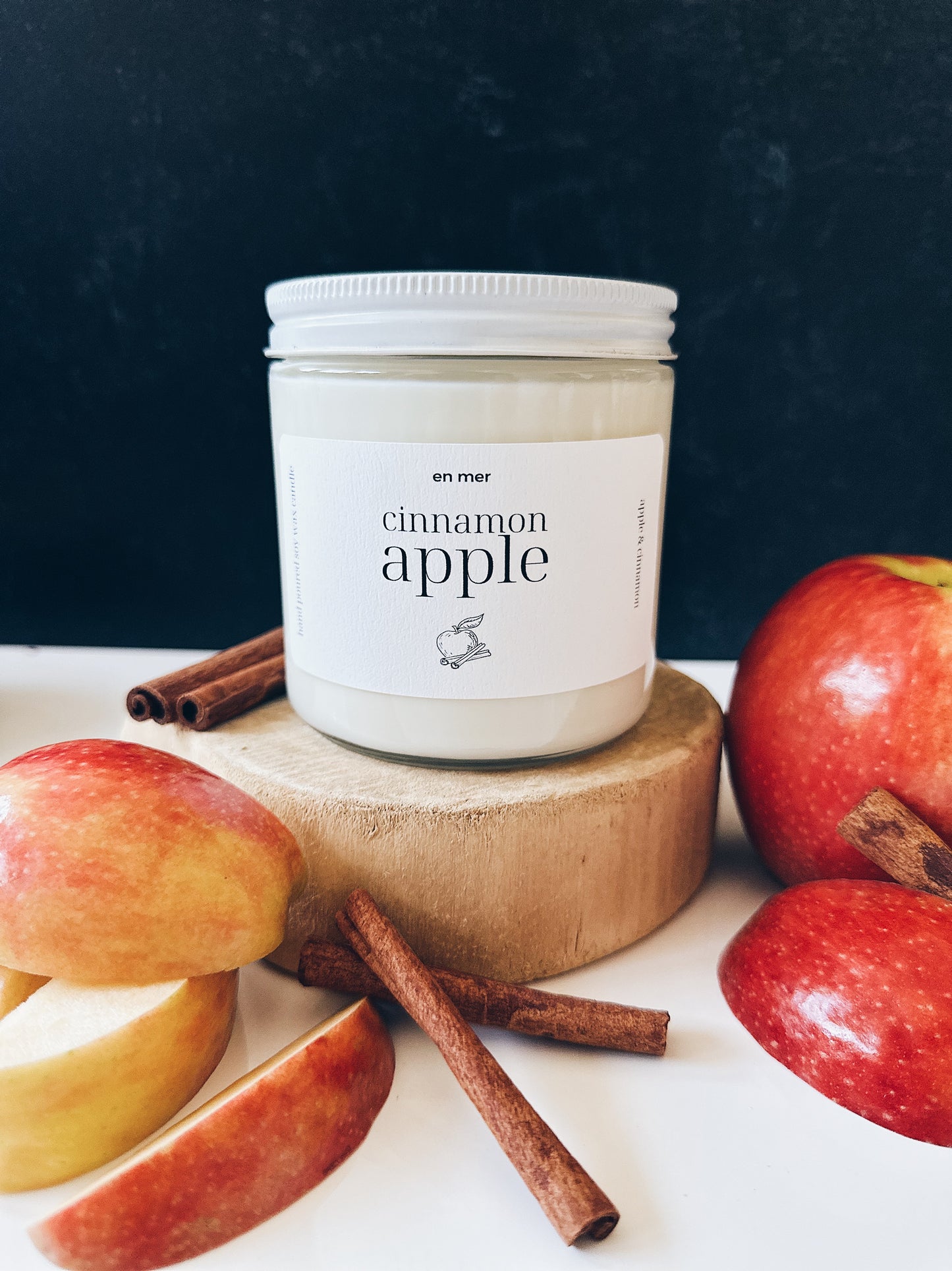 en mer | cinnamon apple | soy wax candle & melts