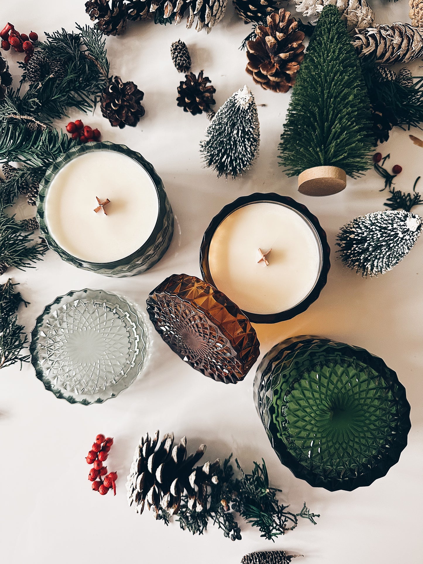 en mer LTD | winter garden | wooden wick soy wax candle