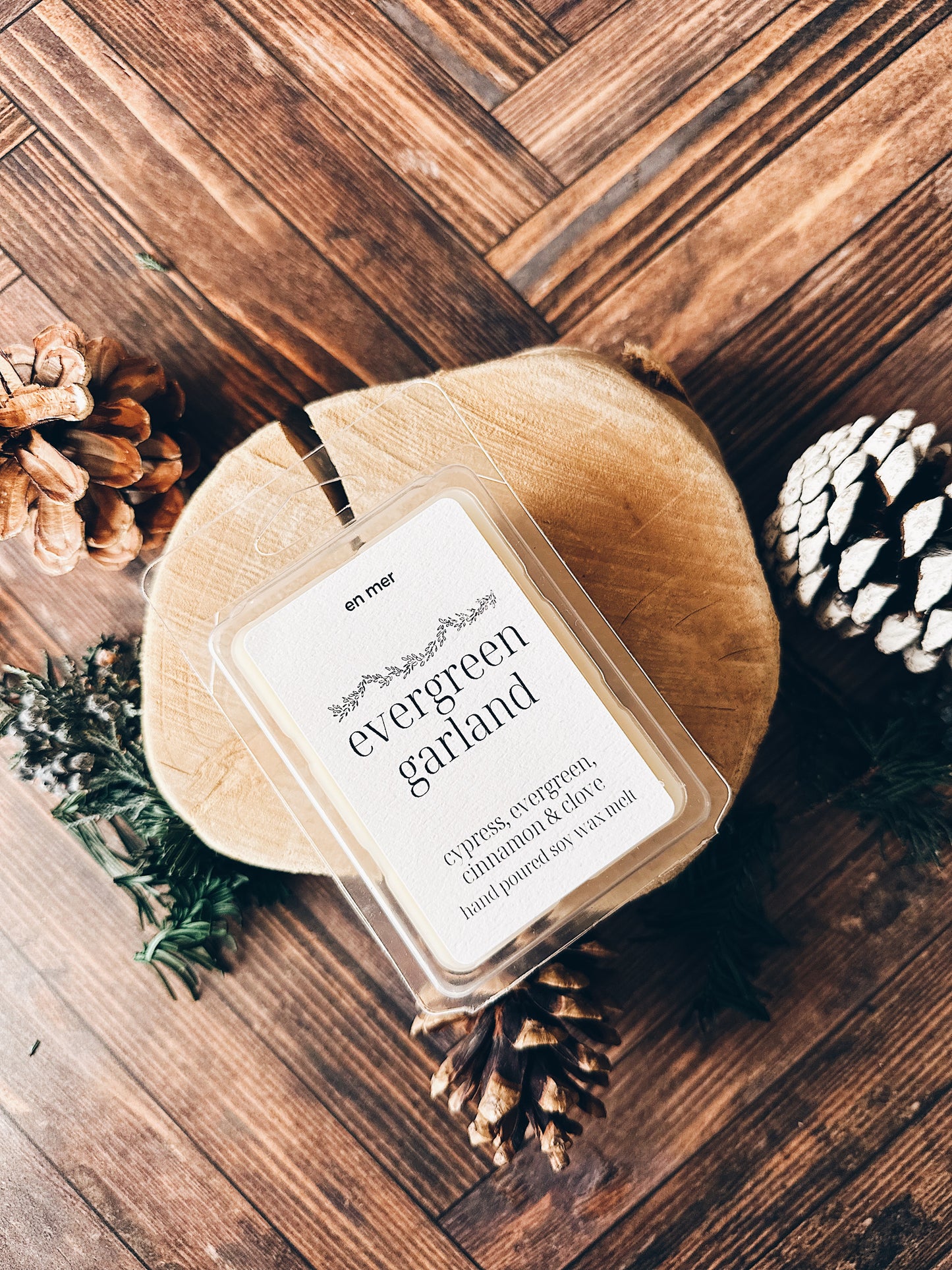 en mer | evergreen garland  | soy wax candle & melts