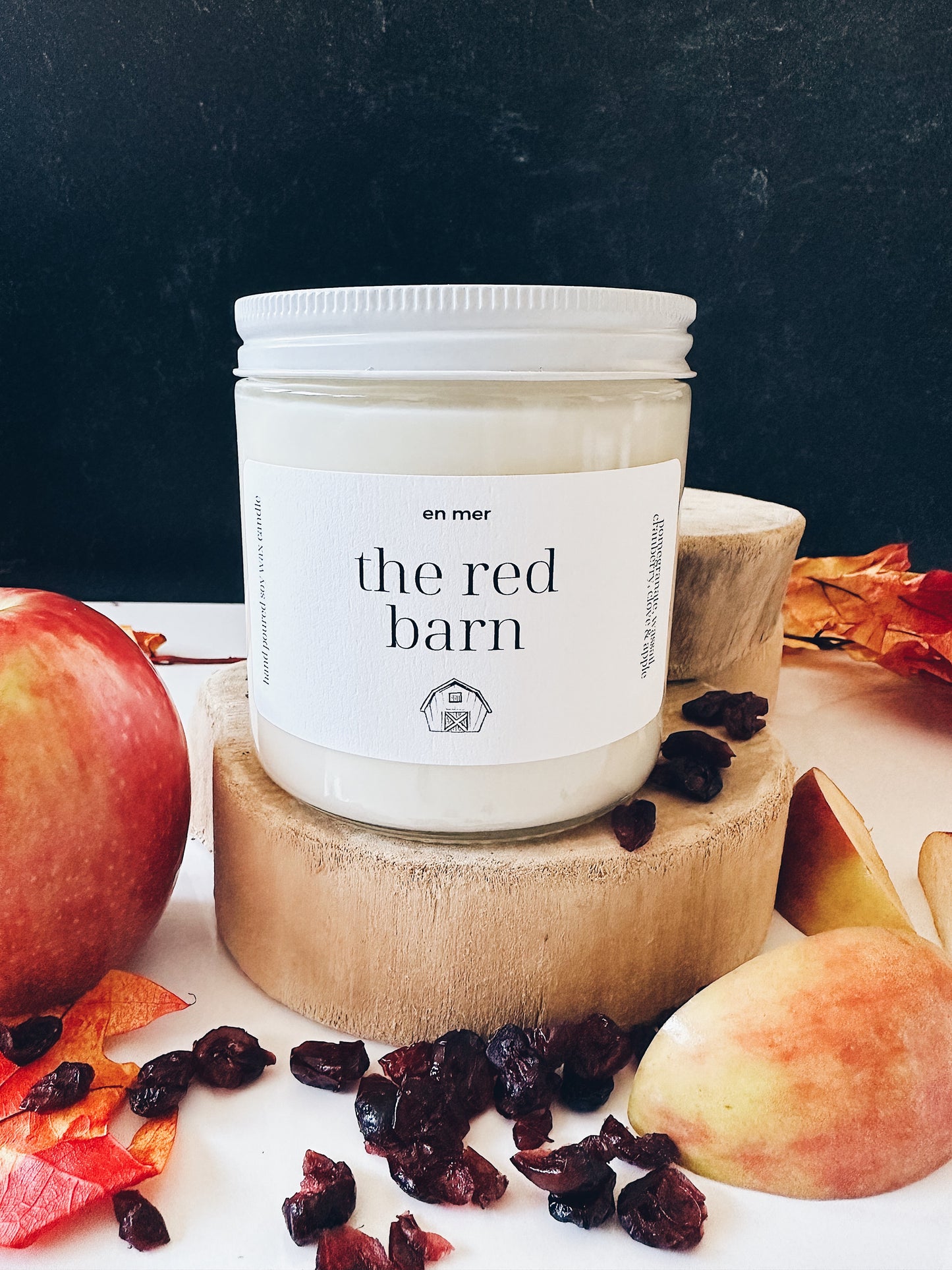 en mer | the red barn | soy wax candle & melts