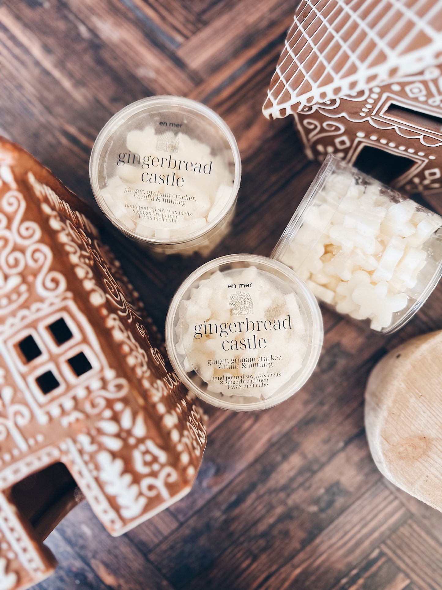en mer | gingerbread castle | soy wax melt figures