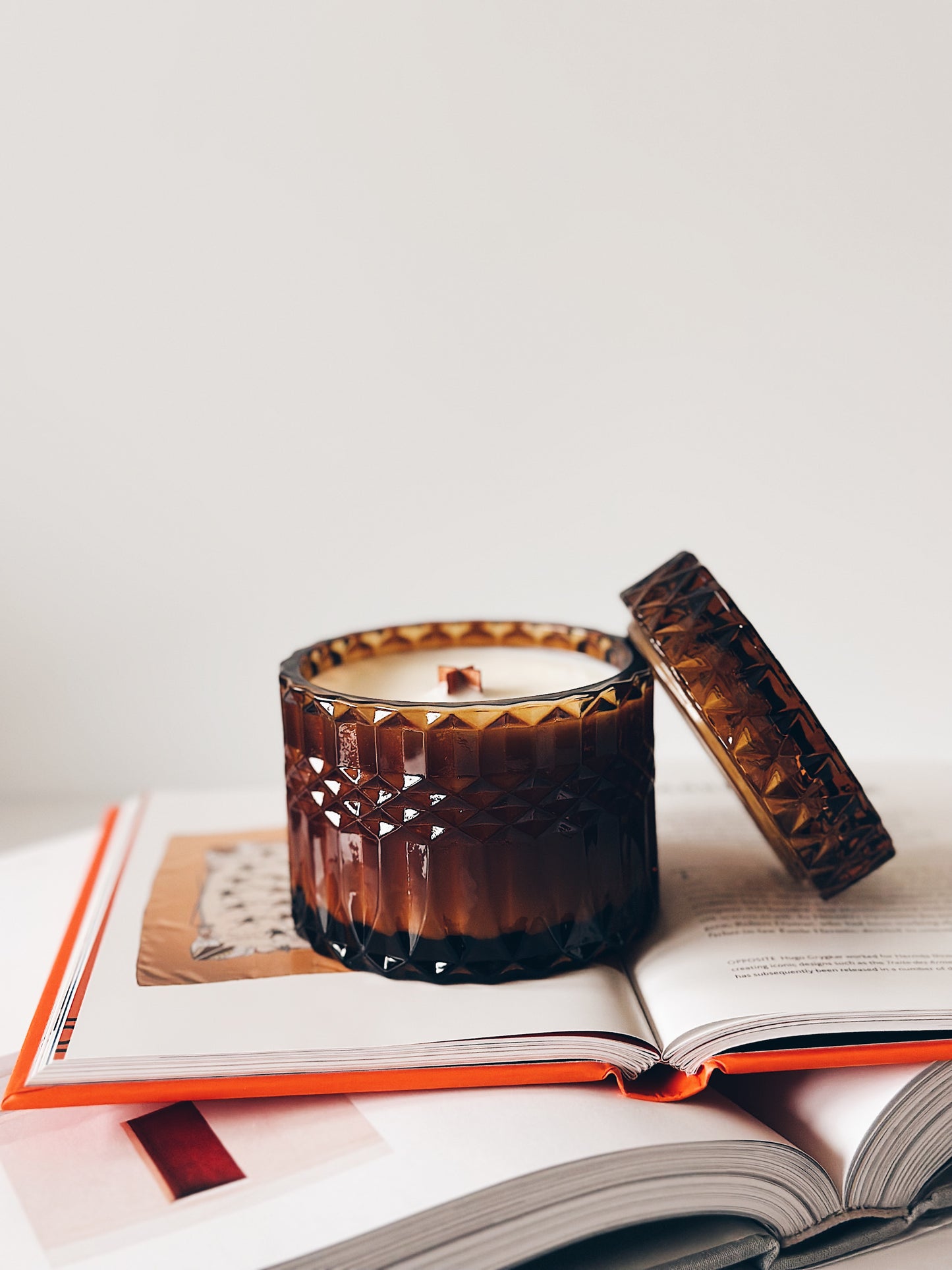 en mer LTD | the bookstore | wooden wick soy wax candle