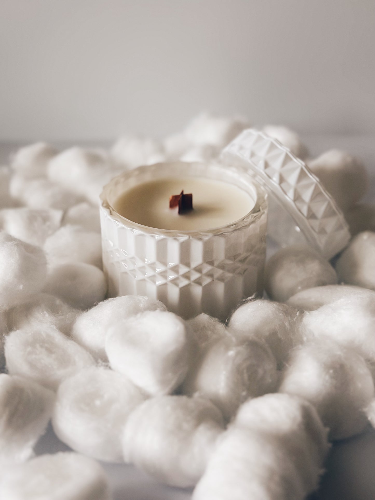 en mer LTD | cloud 9 | wooden wick soy wax candle