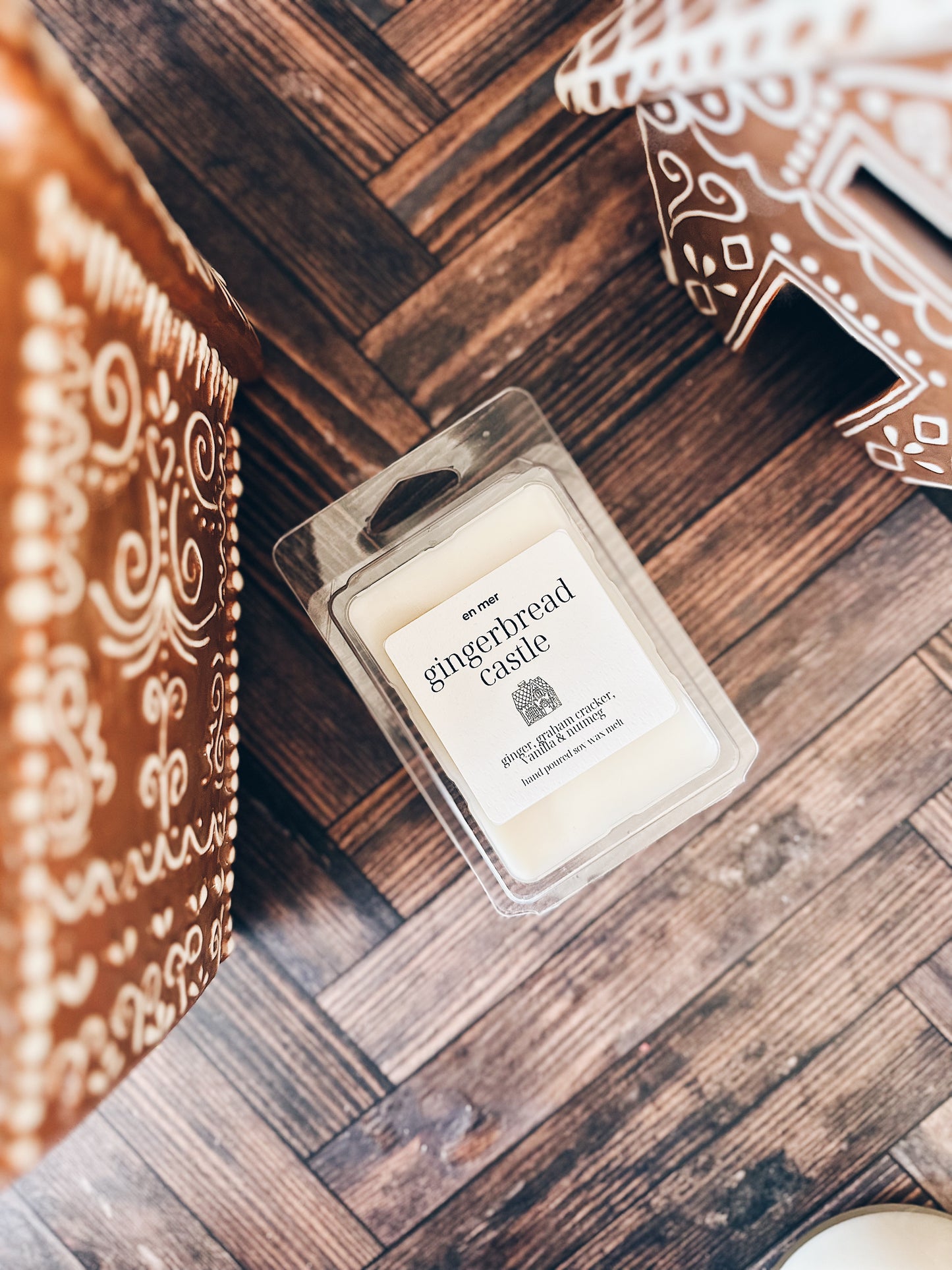en mer | gingerbread castle | soy wax candle & melts