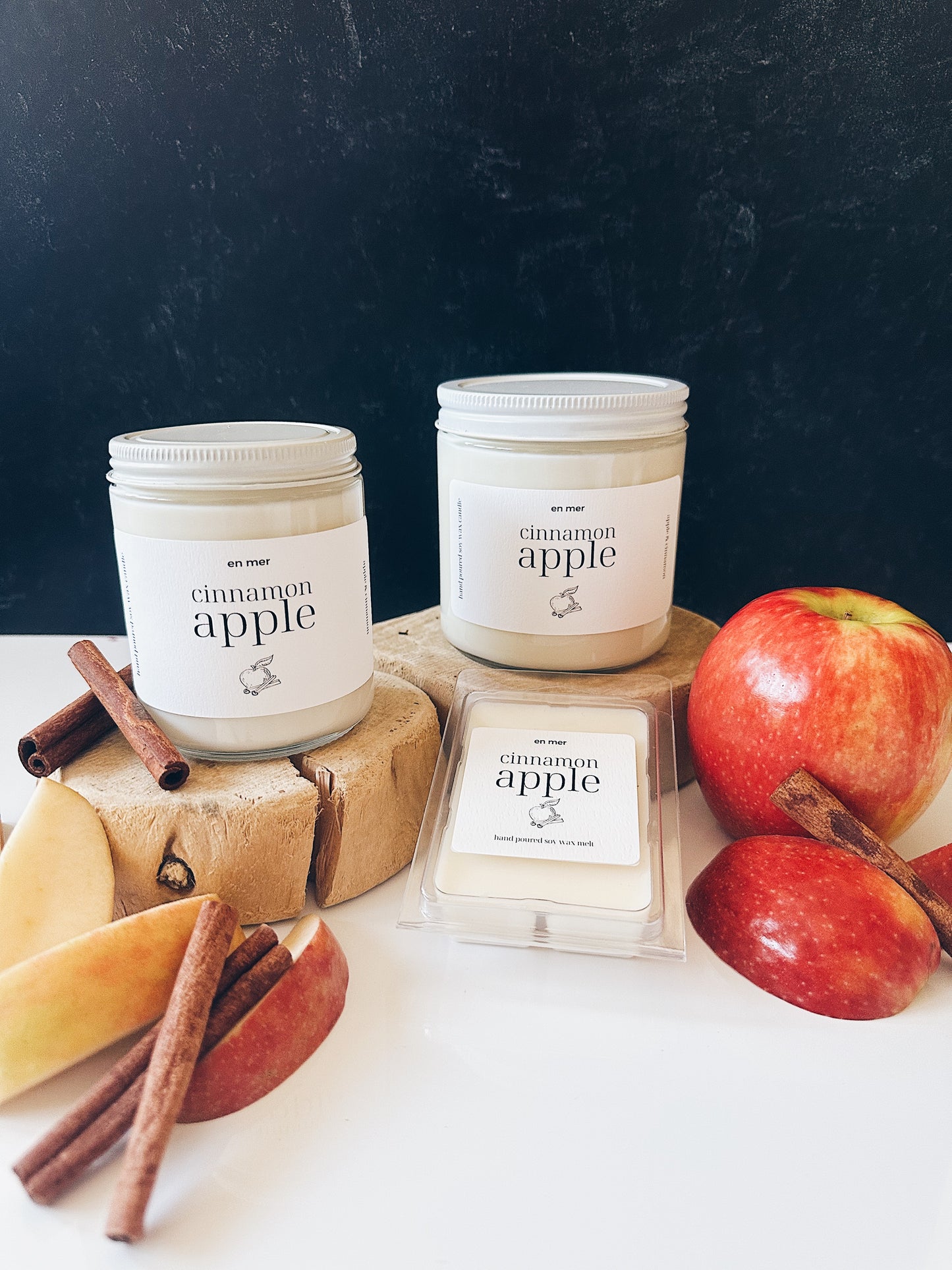 en mer | cinnamon apple | soy wax candle & melts