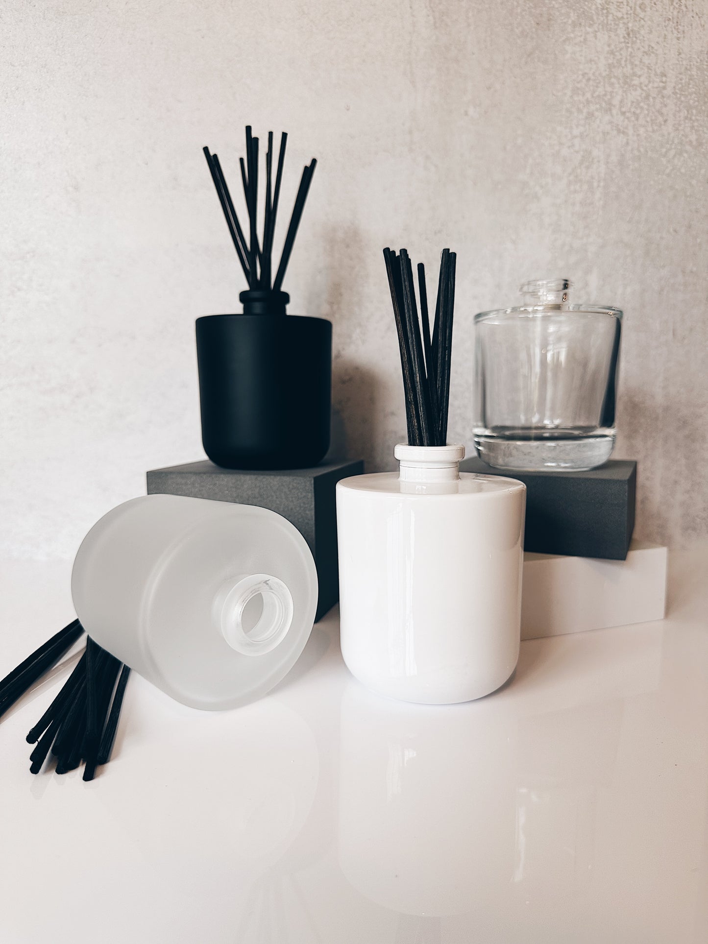en mer | minimalist reed diffuser vessel