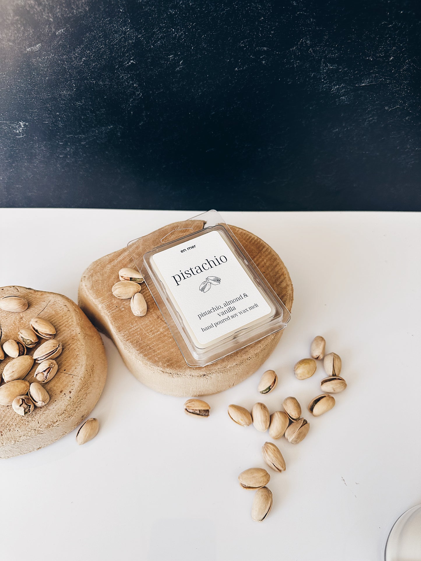 en mer | pistachio | soy wax candle & melts