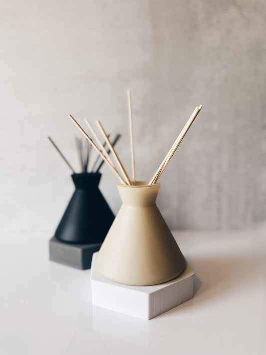 en mer | modern reed diffuser vessel