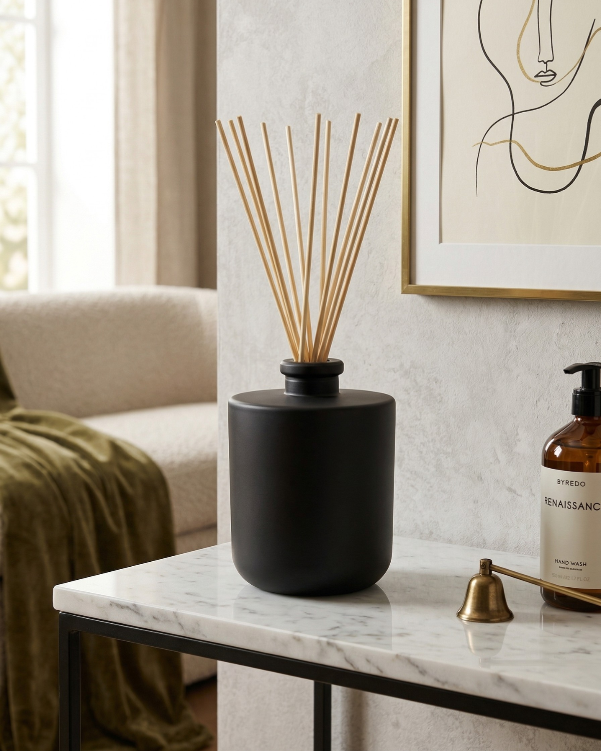 minimalist reed diffuser vessel by en mer