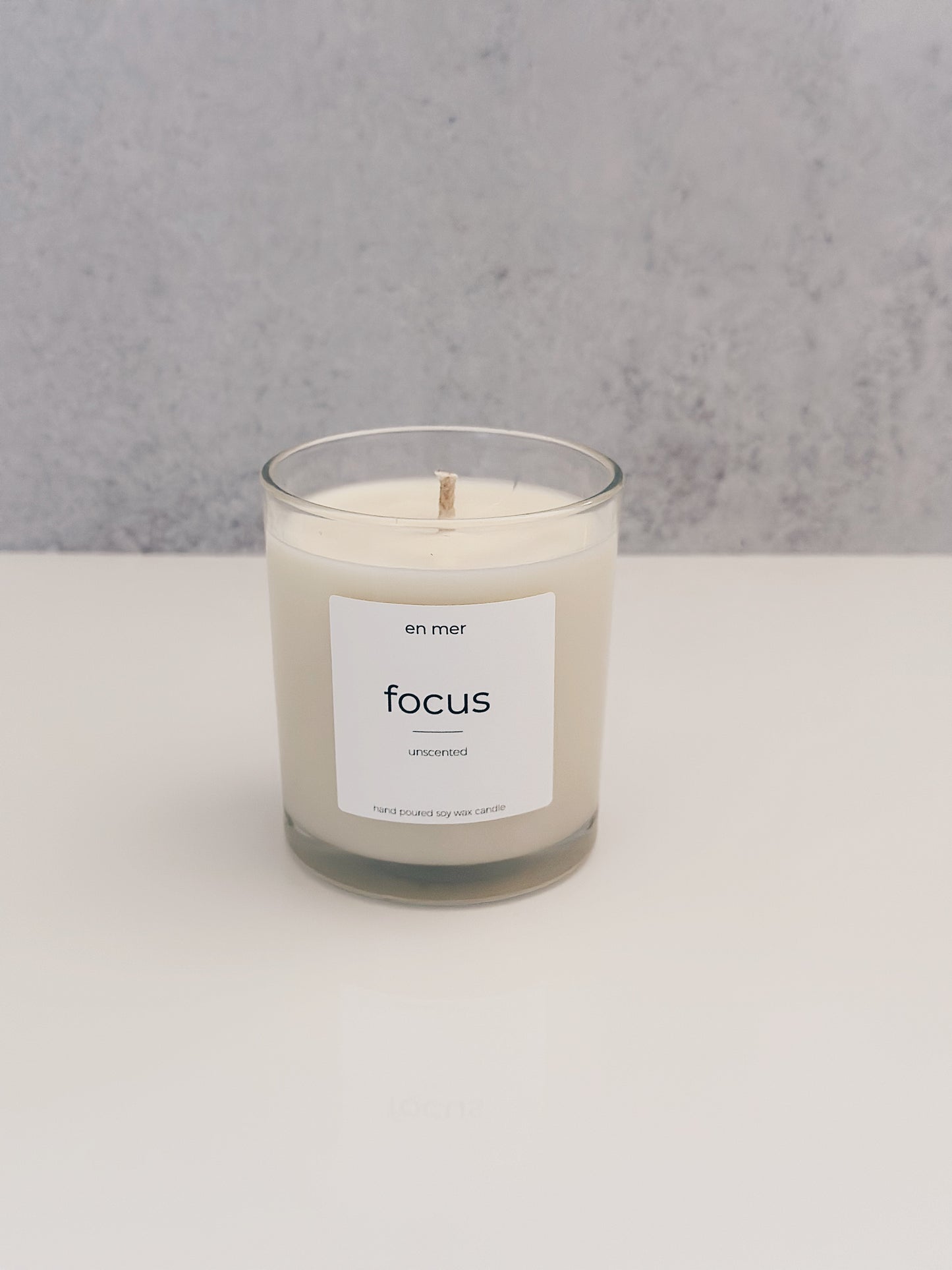 en mer | focus (unscented) | soy wax candle