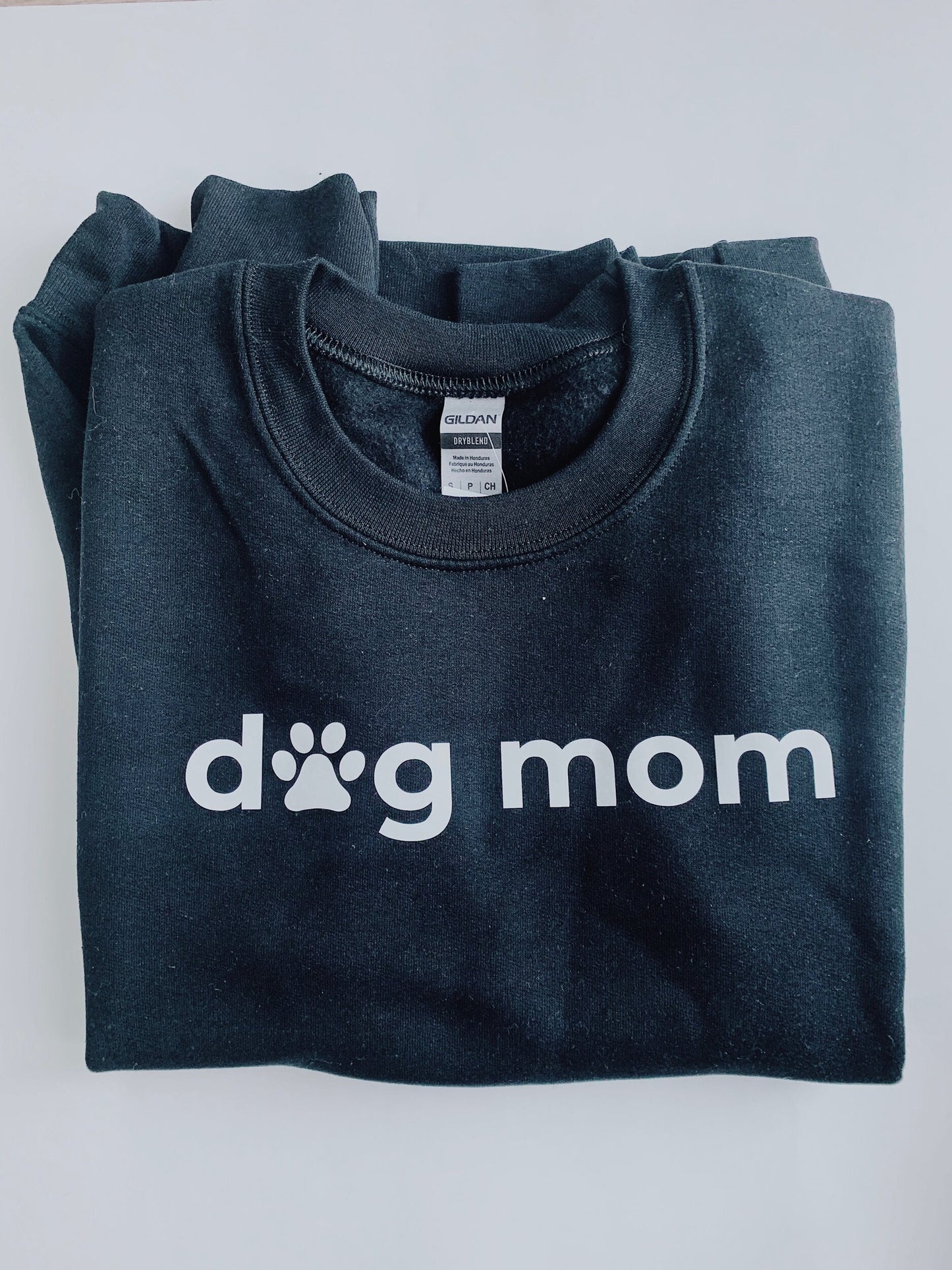 en mer | dog mom crewneck sweatshirt