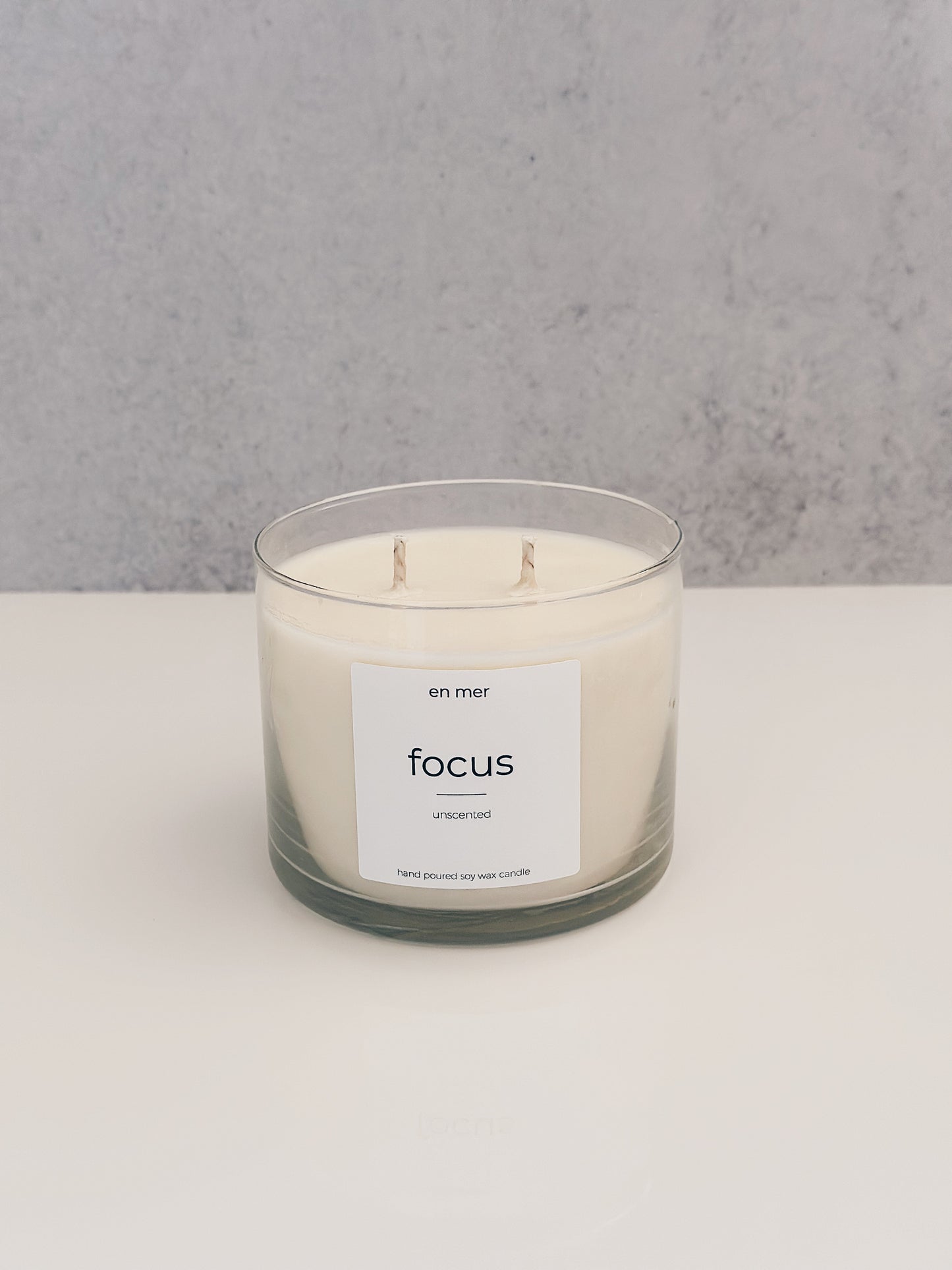 en mer | focus (unscented) | soy wax candle