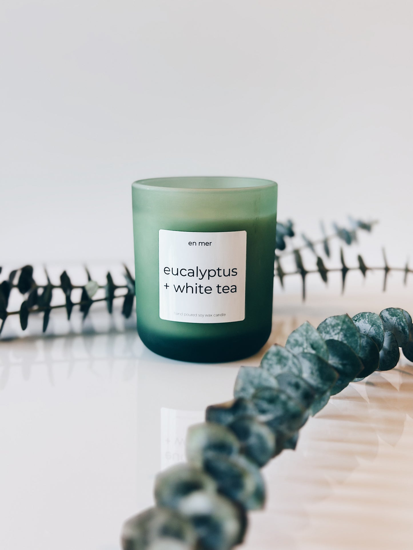en mer | eucalyptus & white tea | soy wax candle