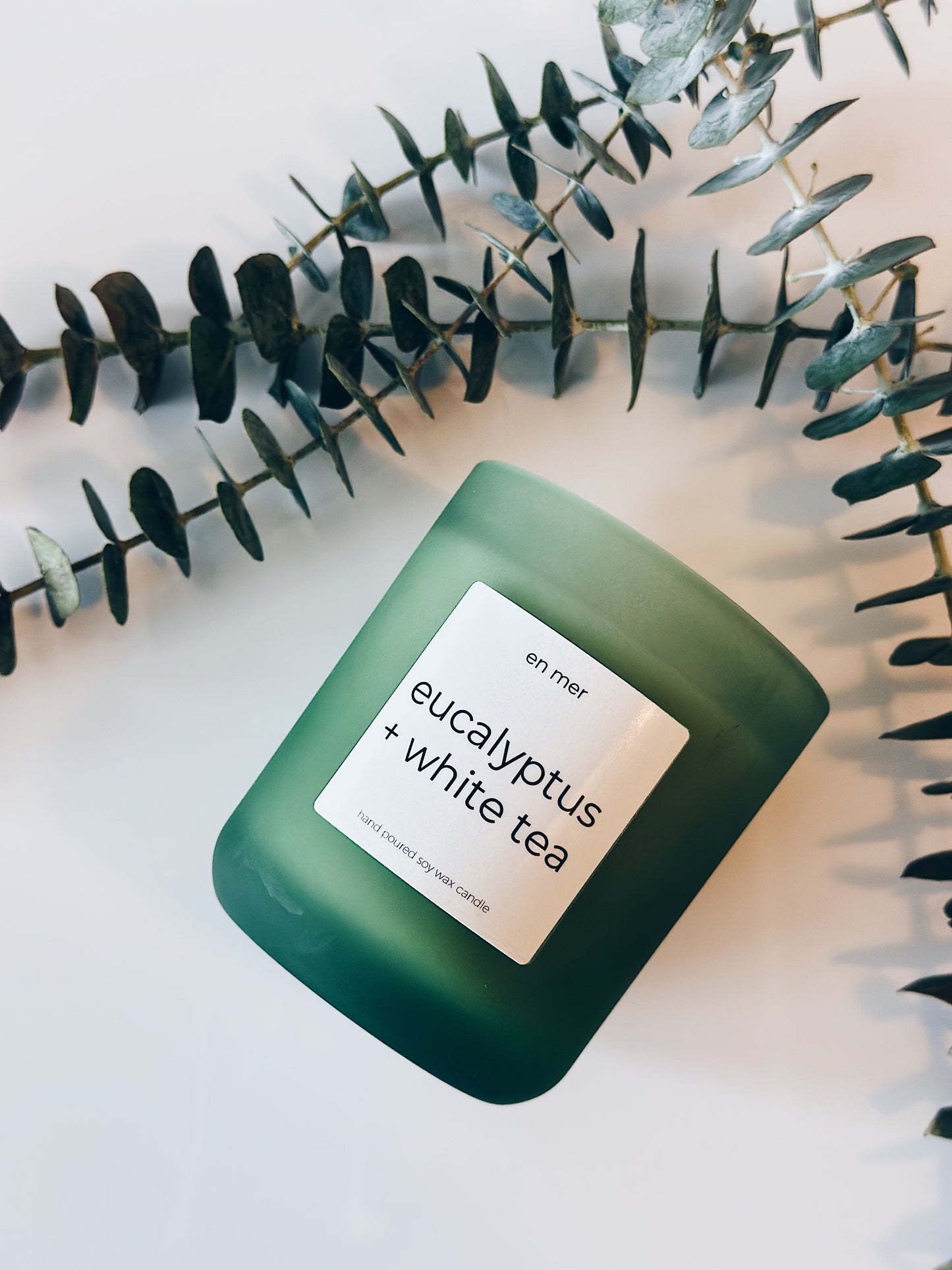 en mer | eucalyptus & white tea | soy wax candle