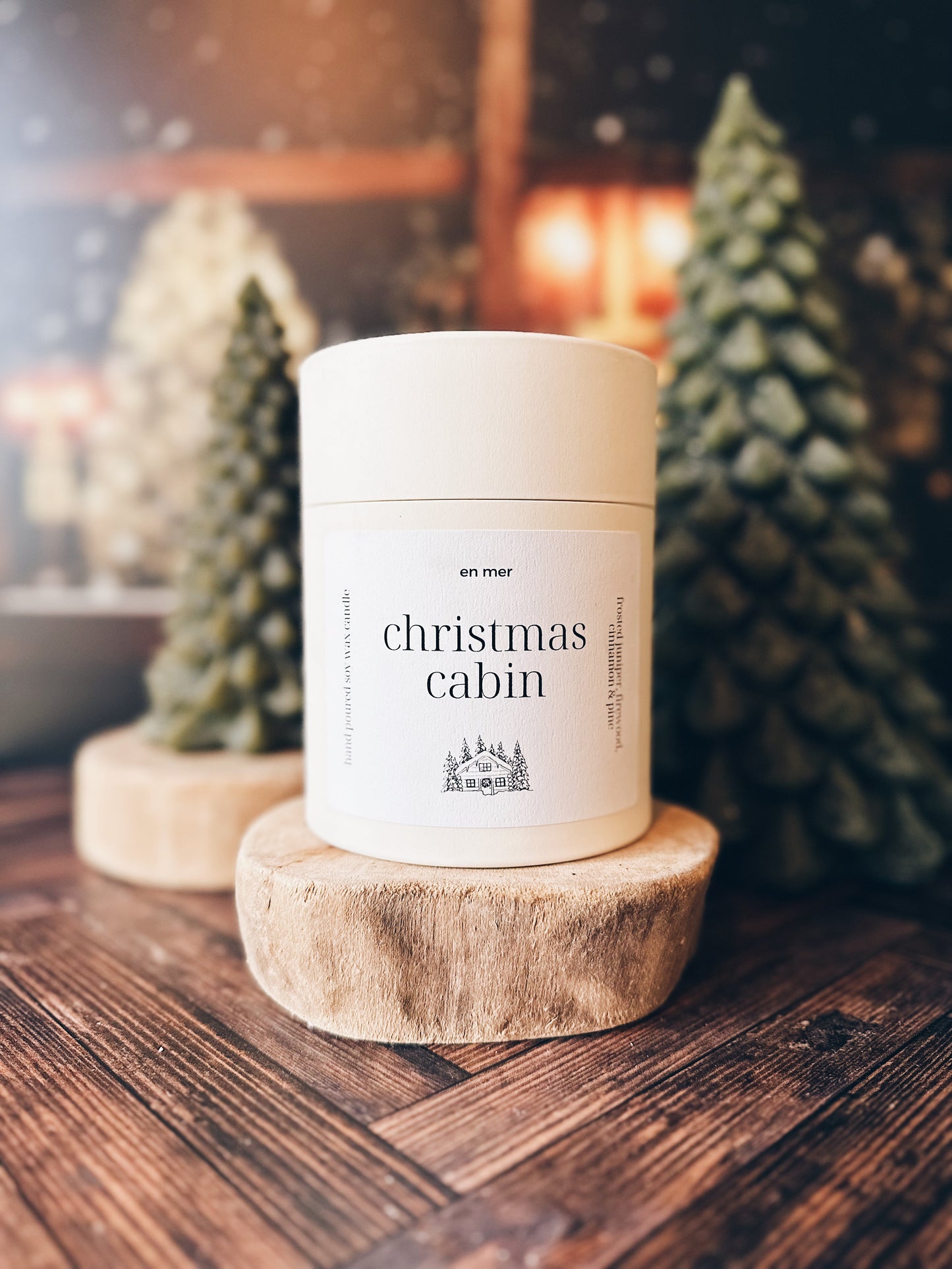 en mer | christmas cabin | gift boxed soy wax candle