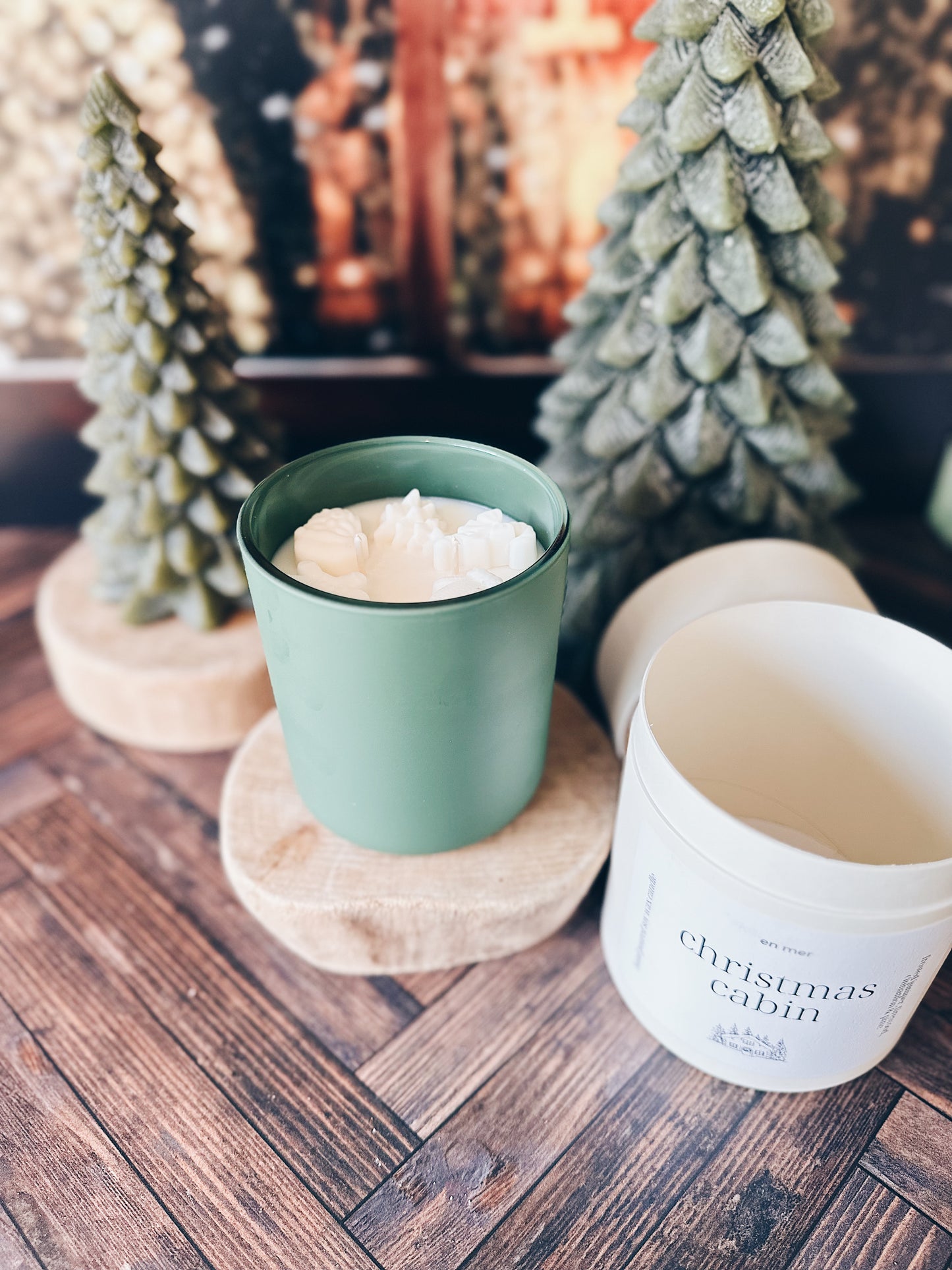 en mer | christmas cabin | gift boxed soy wax candle