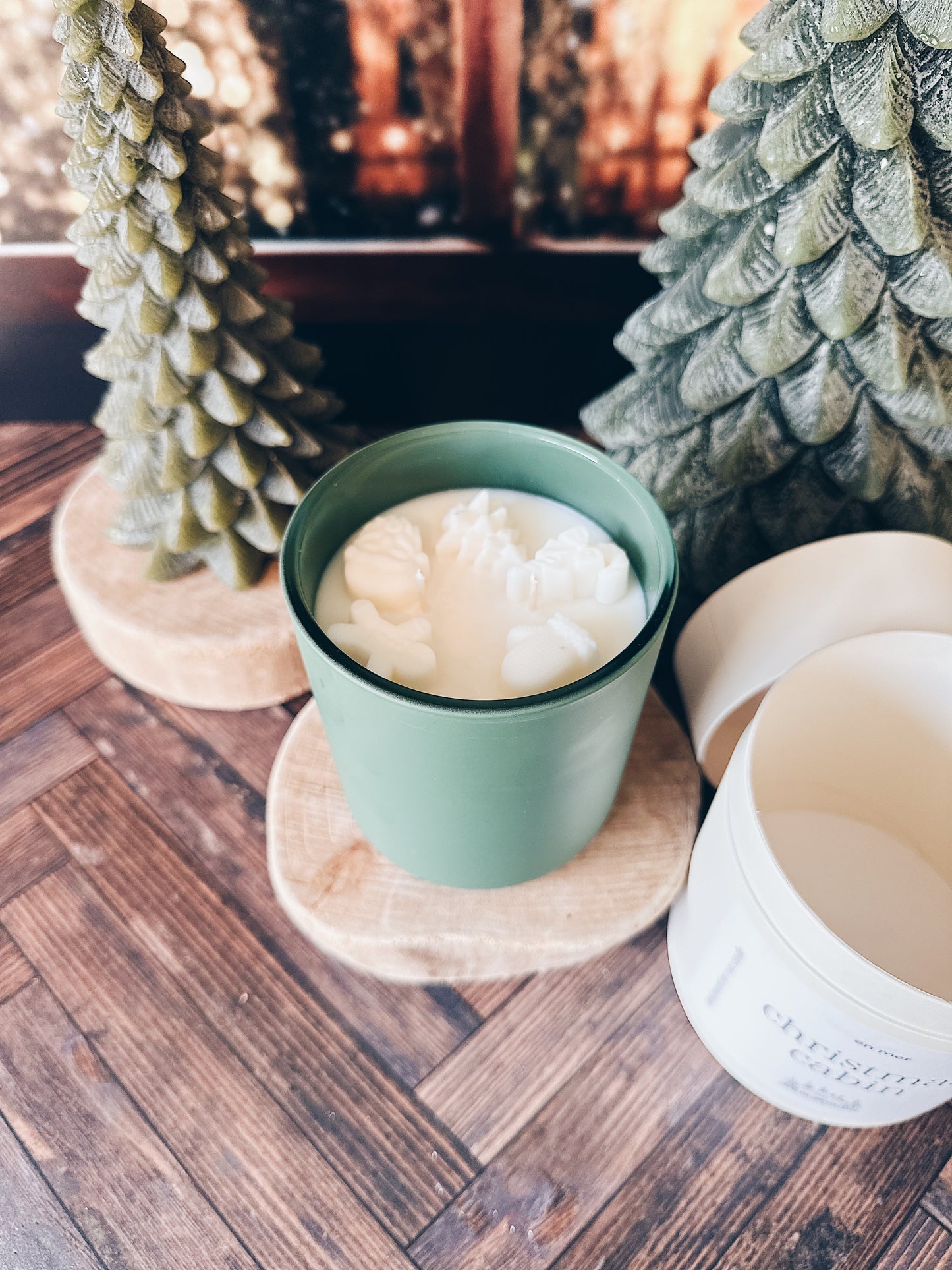 en mer | christmas cabin | gift boxed soy wax candle