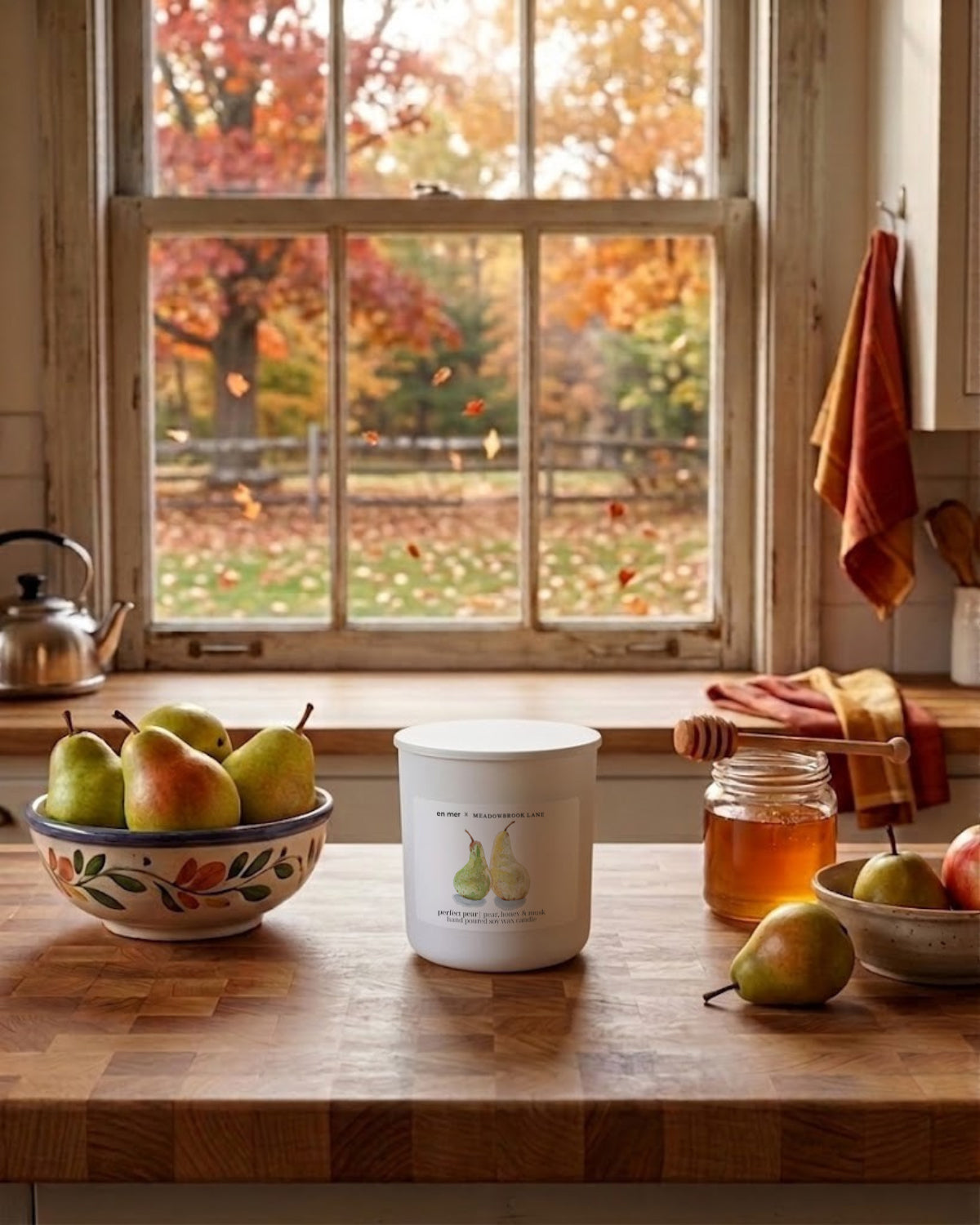 perfect pear | soy wax candle by en mer x Meadowbrook Lane