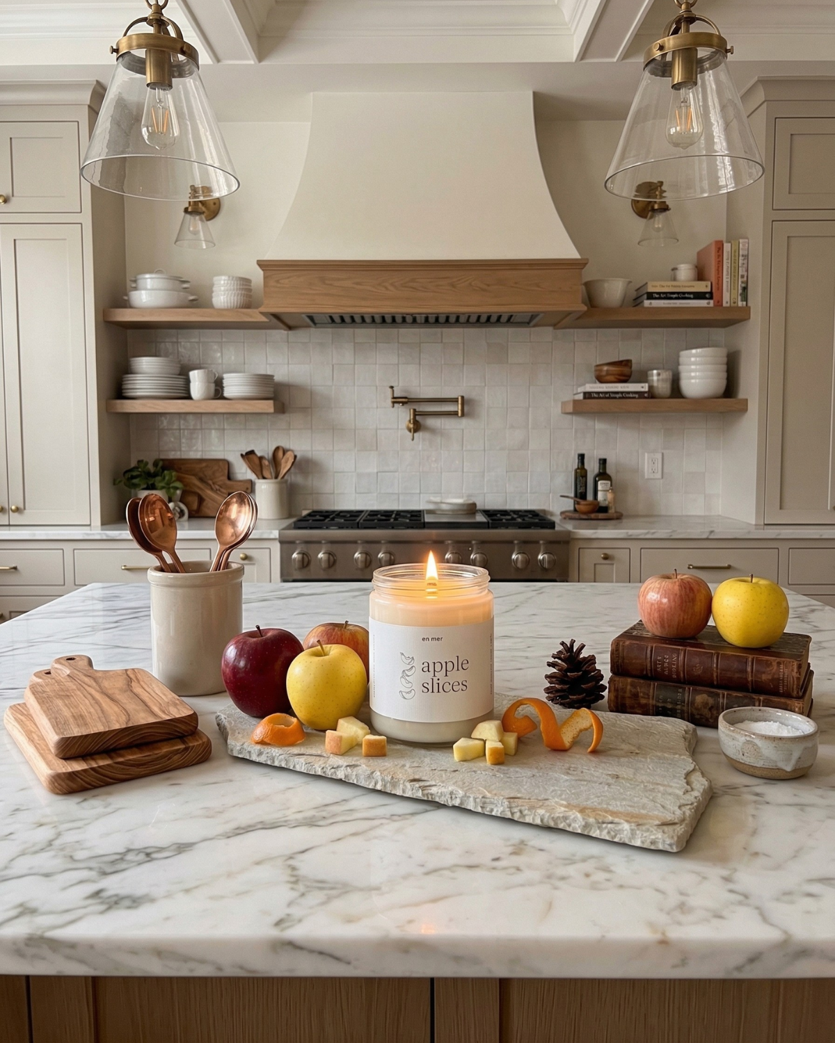 en mer | apple slices | soy wax candle & melts