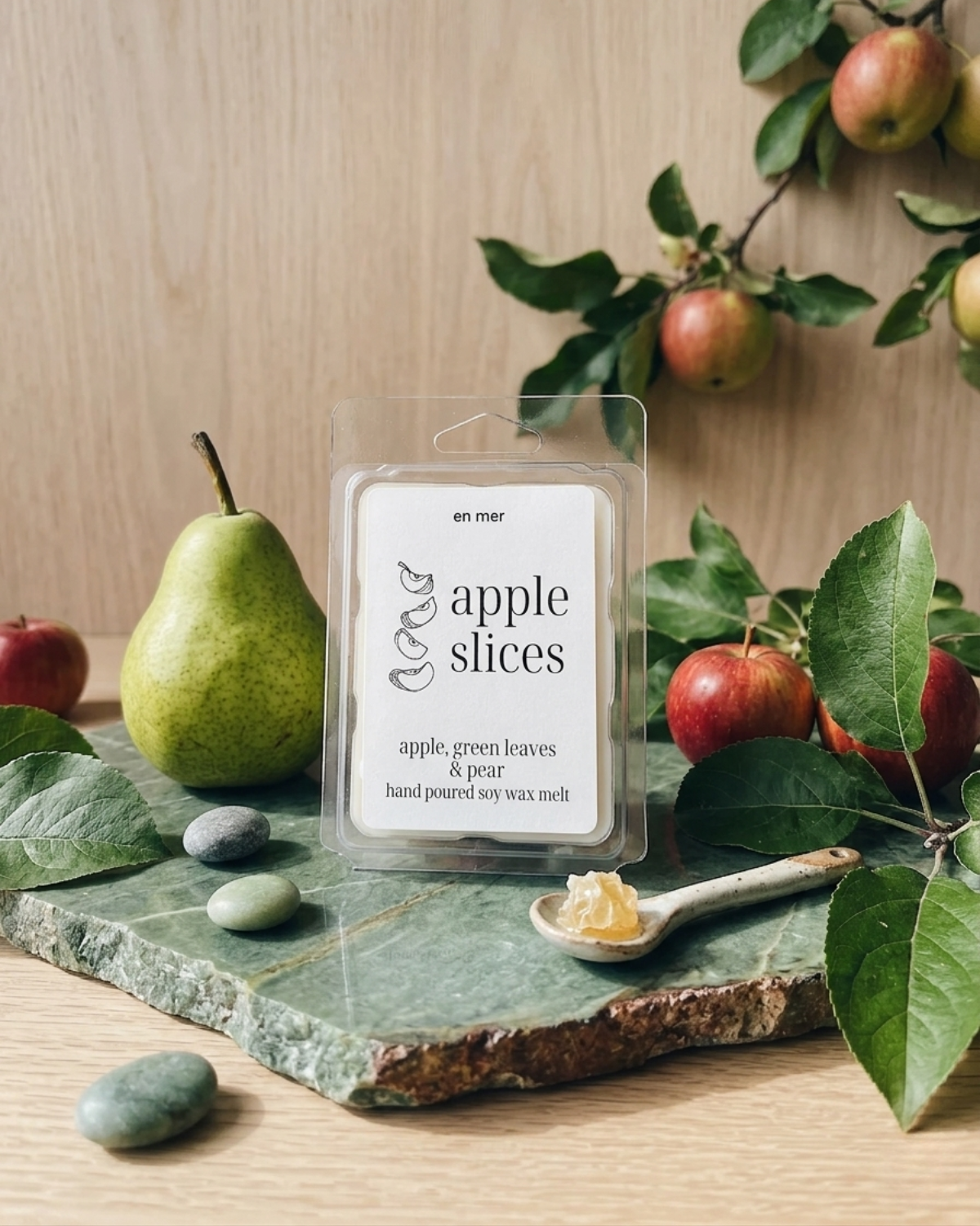 en mer | apple slices | soy wax candle & melts