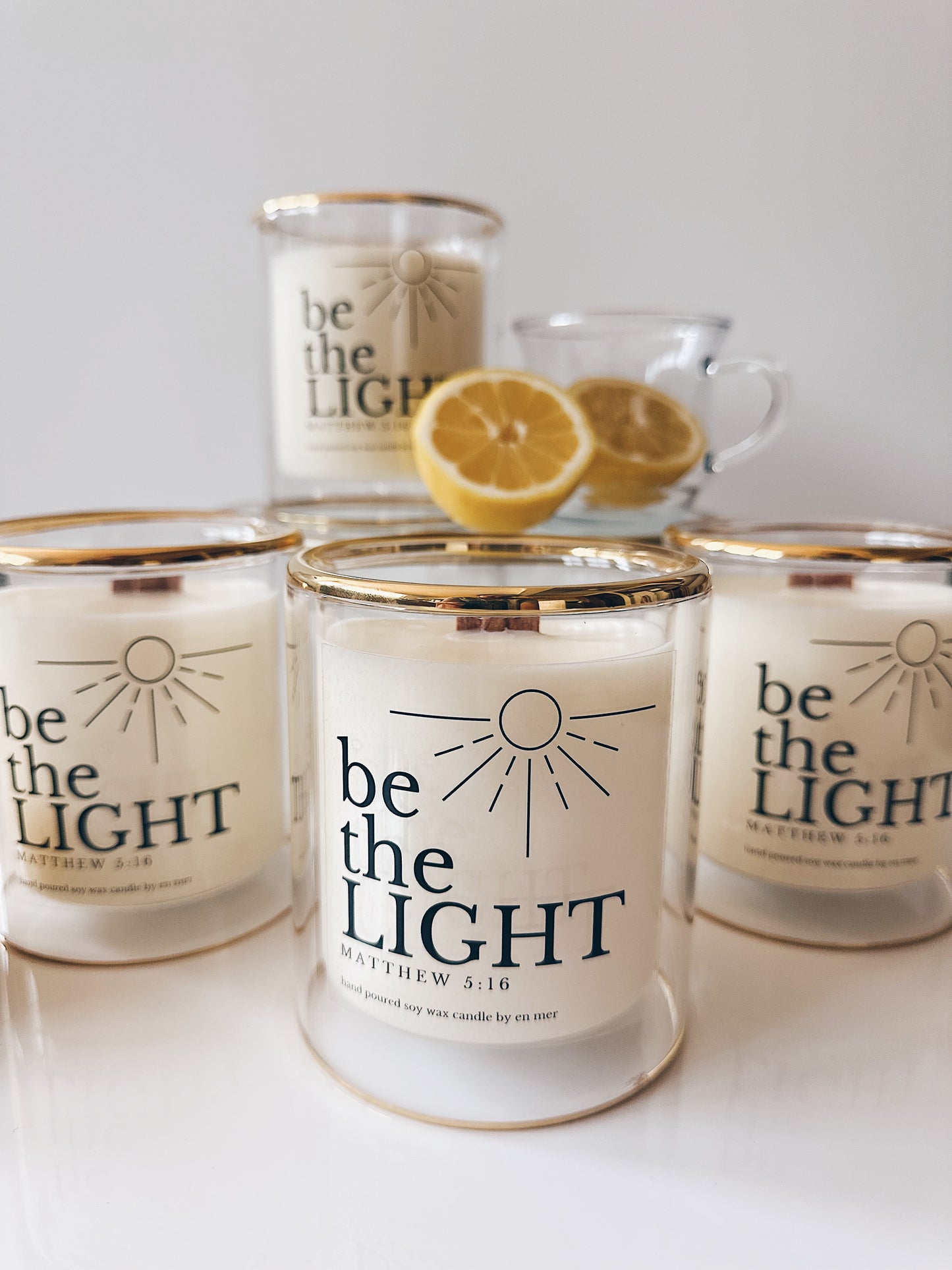 en mer LTD | be the light | wooden wick soy wax candle