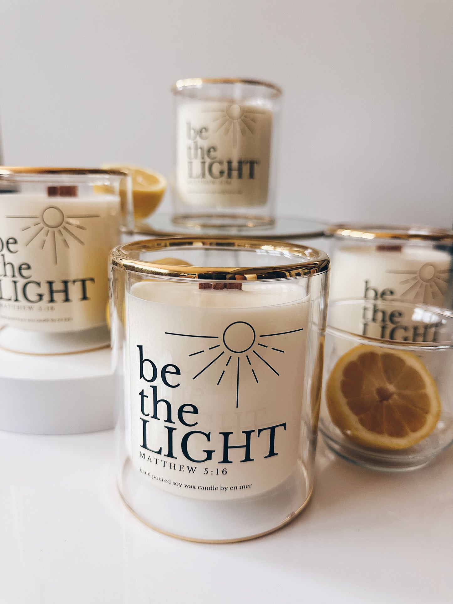 en mer LTD | be the light | wooden wick soy wax candle