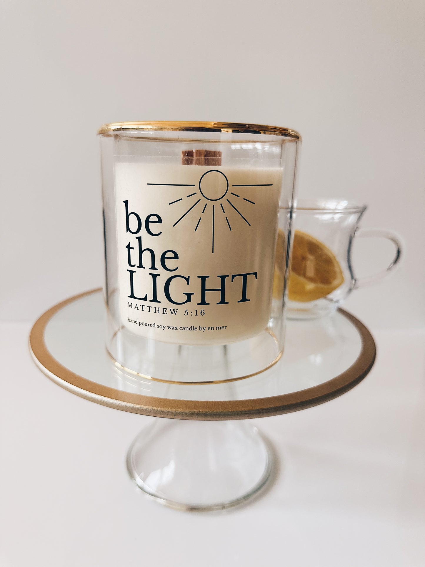 en mer LTD | be the light | wooden wick soy wax candle