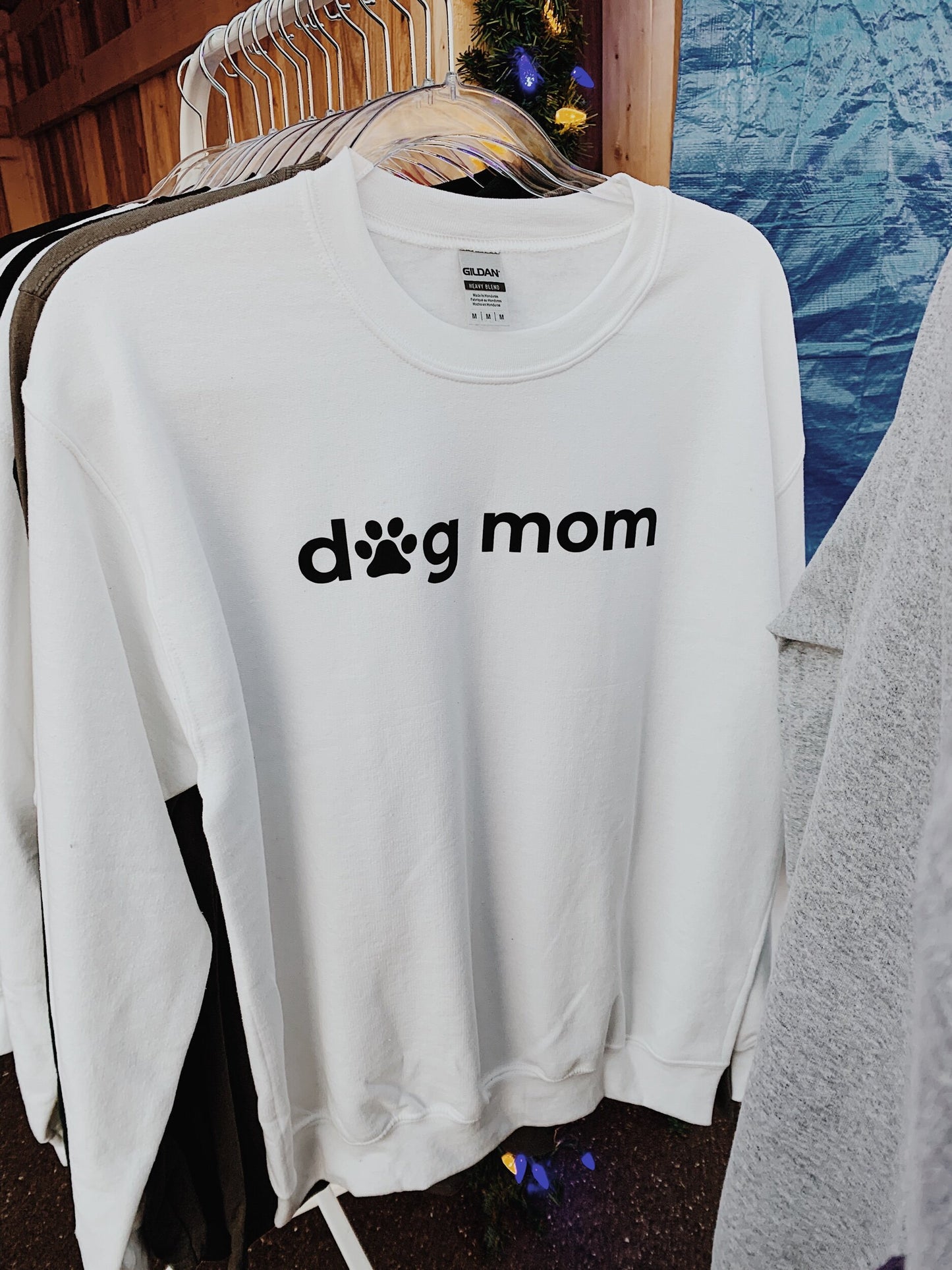 en mer | dog mom crewneck sweatshirt