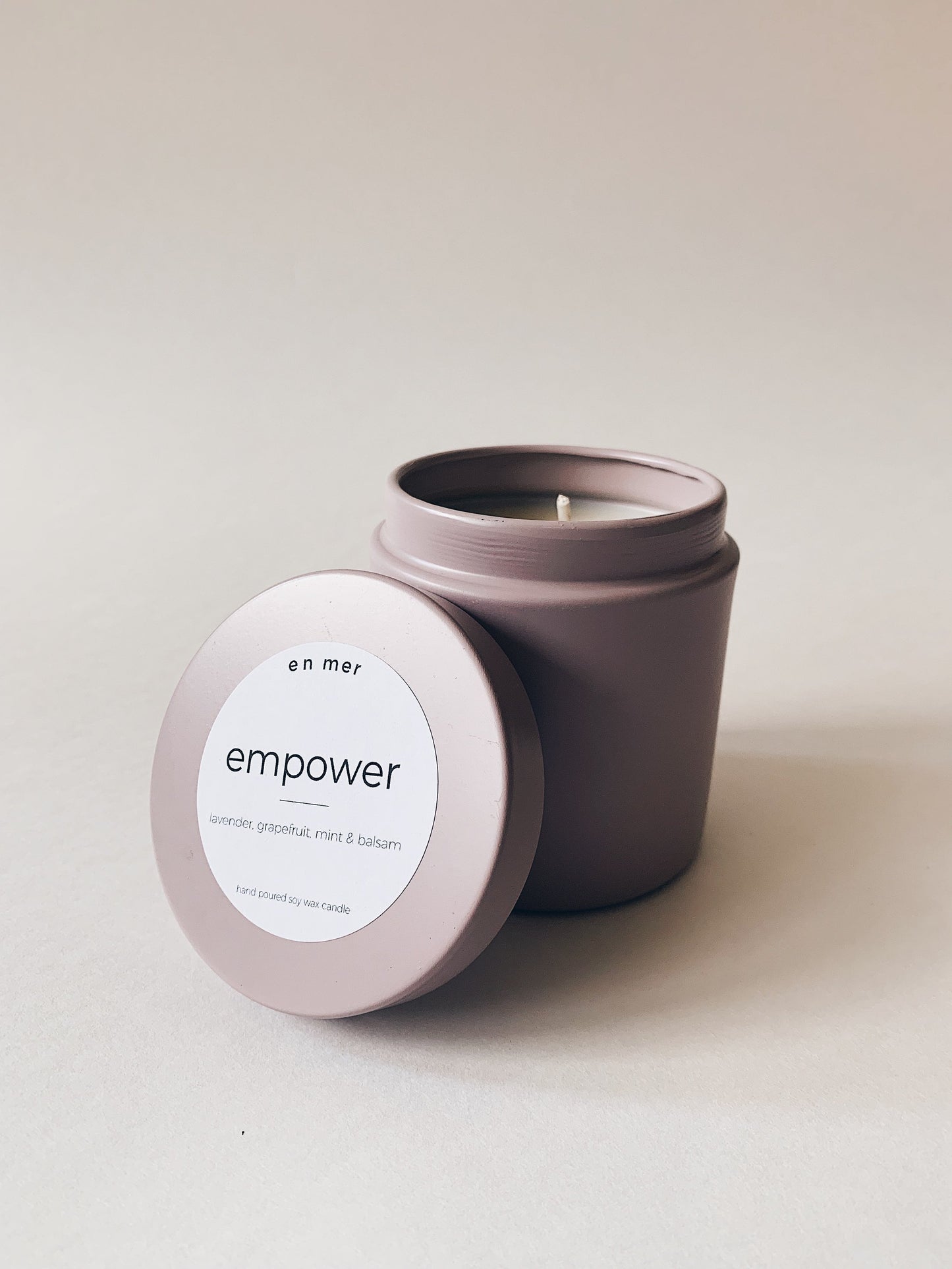 Breastcancer.org x en mer | empower | soy wax candle