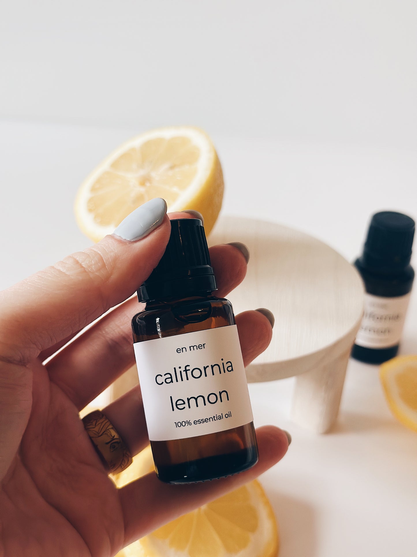 en mer | california lemon | essential oil