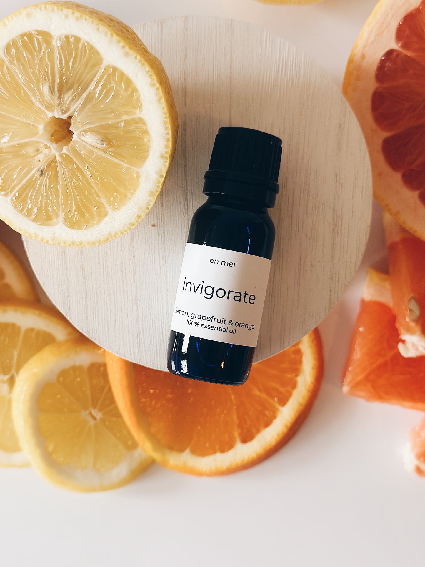 en mer | invigorate | lemon, grapefruit & sweet orange essential oil