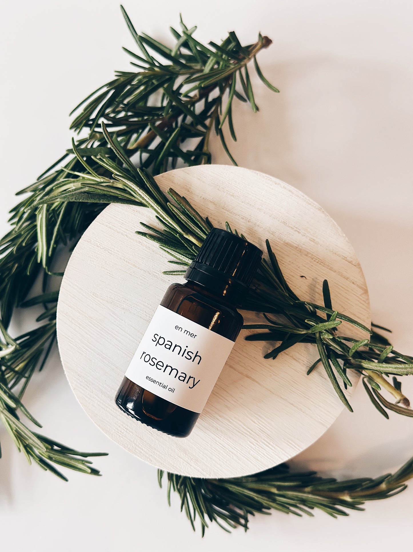 en mer | rosemary | essential oil