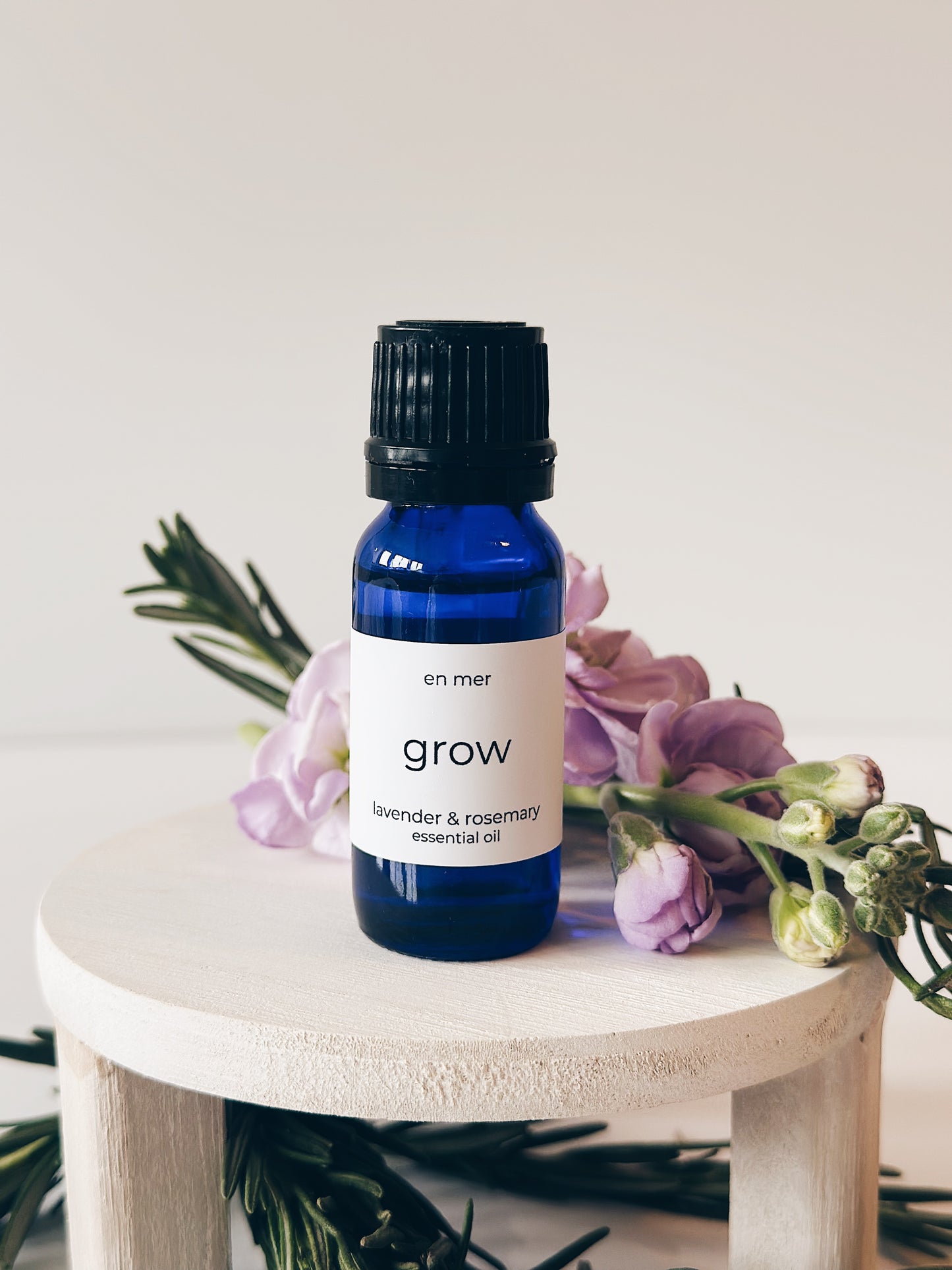 en mer | grow | lavender & rosemary essential oil