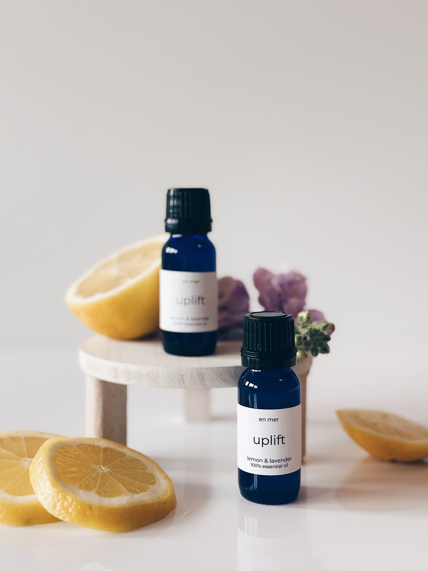 en mer | uplift | lemon & lavender essential oil