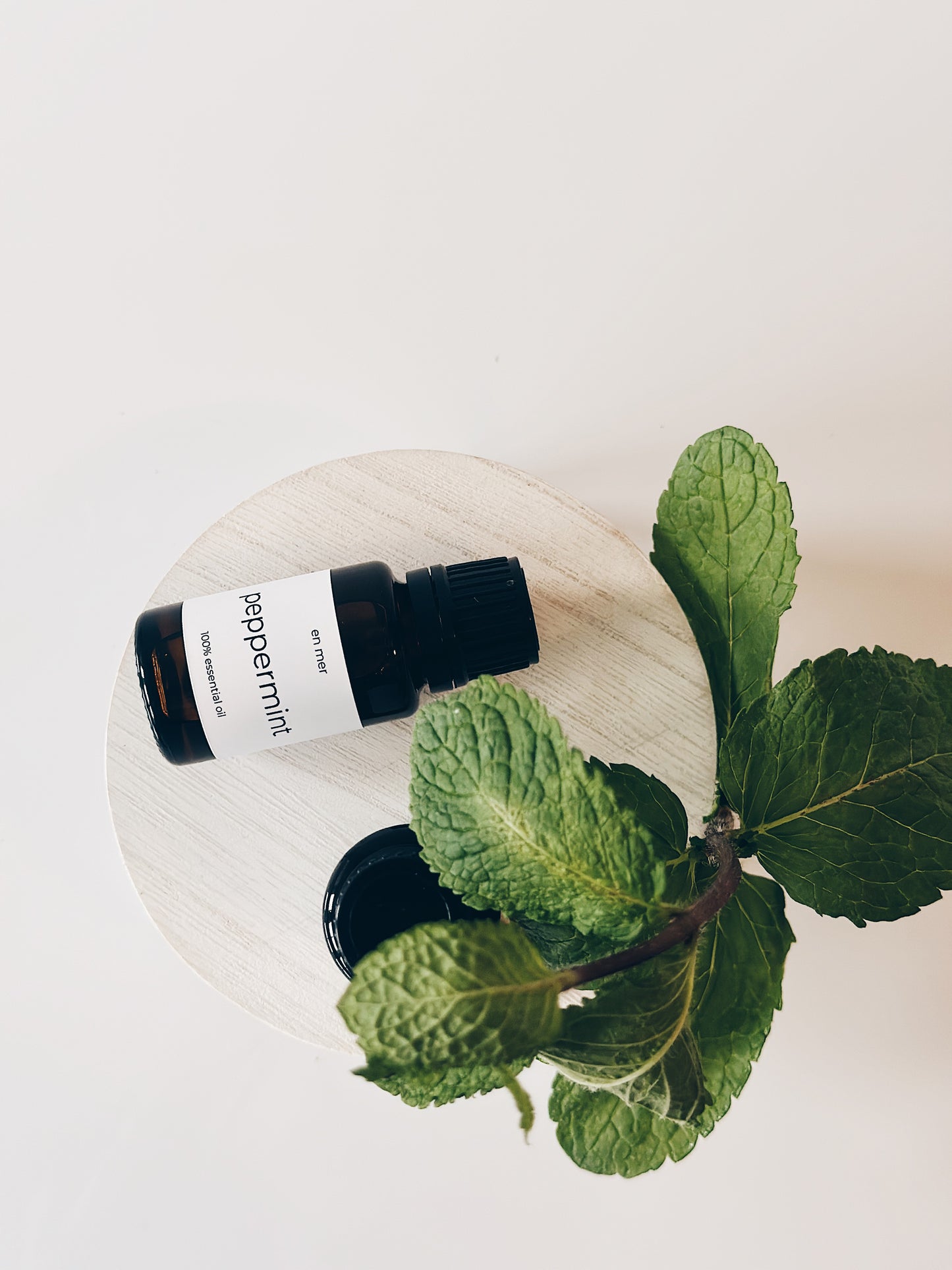 en mer | peppermint | essential oil