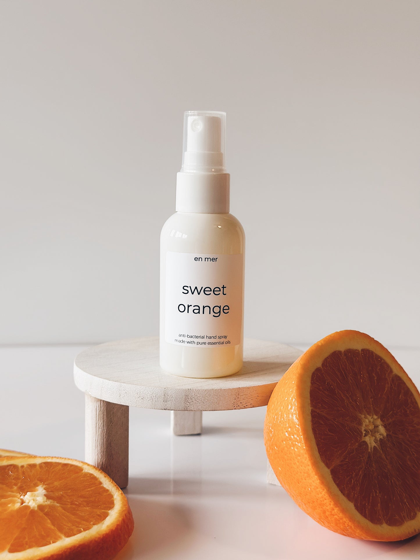 en mer | sweet orange | essential oil hand sanitizer spray