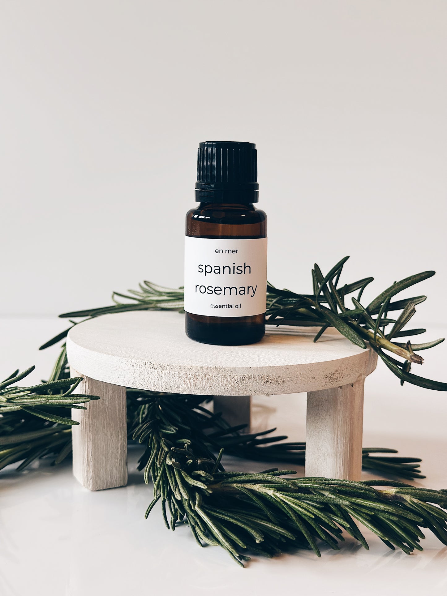 en mer | rosemary | essential oil