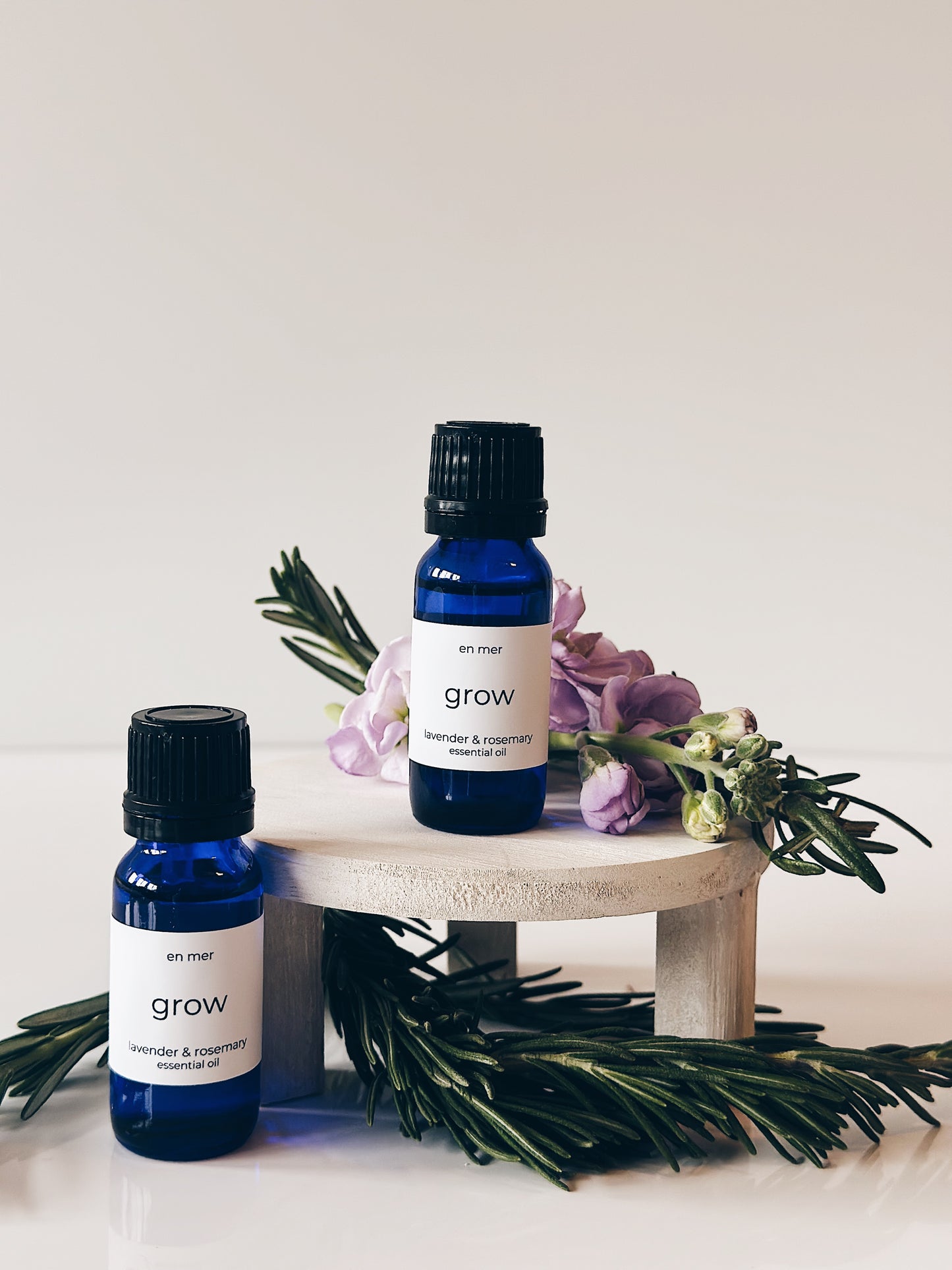 en mer | grow | lavender & rosemary essential oil